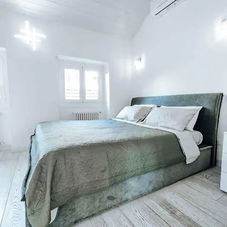 Loft Cavour - Teatro Ariston Apartman *